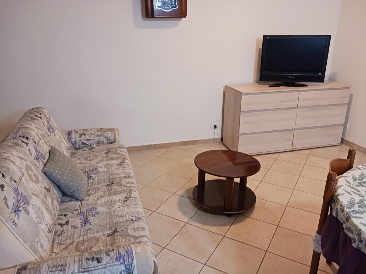 Nora Casa Vacanze/Bed And Breakfast Pula Zewnętrze zdjęcie